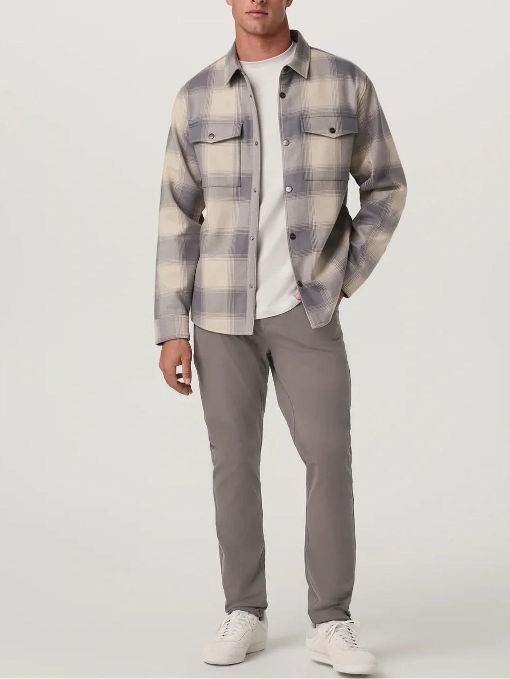 Men’s Vuori NWOT Meta Pant in Light Grey size 33